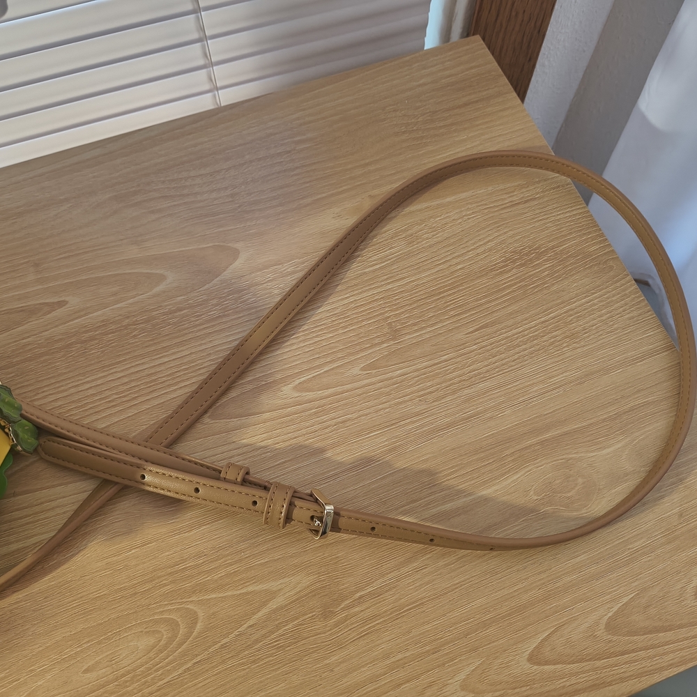 Burger Shaped Crossbody Bag - Picture 8 of 8